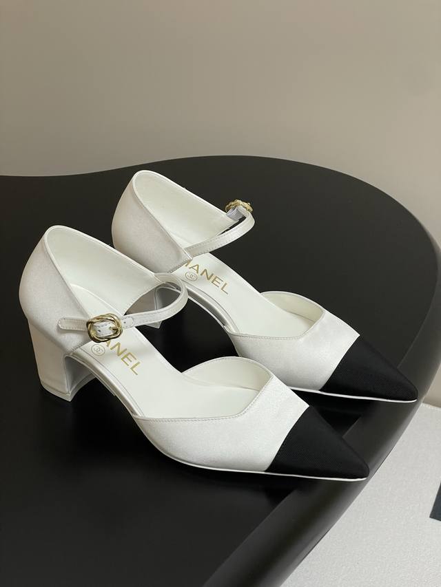 25Ss Spring/Summer New Arrival Chanel-Inspired Pointed-Toe Chunky Heel Open-Toe