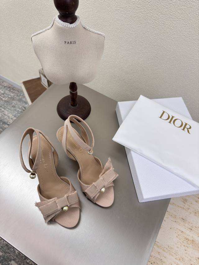 High-Heeled Pearl Sandals, High-Quality , Apricot Color, Logo With A Luxurious F