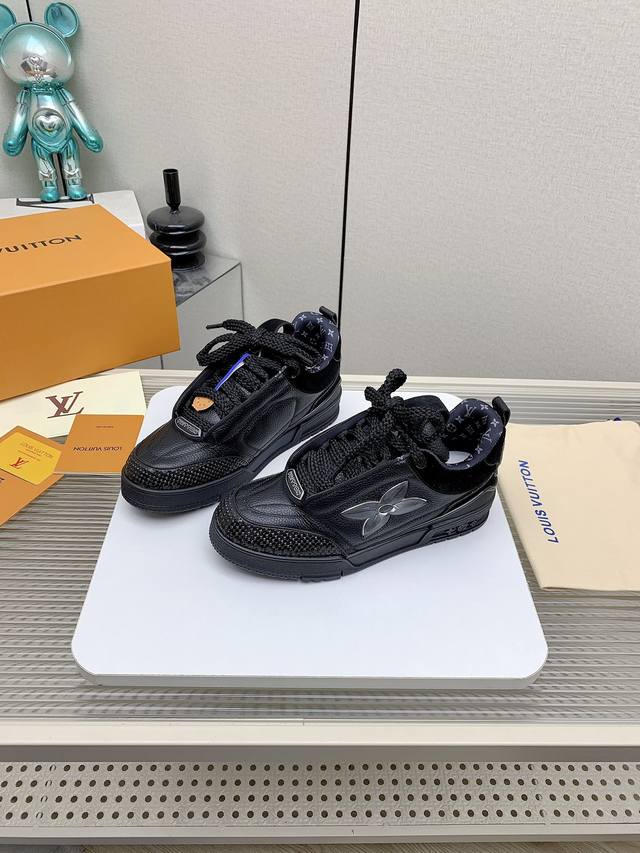 Factory-Direct High-End Version Lv New-Style Sneakers A Unique Style With A Full