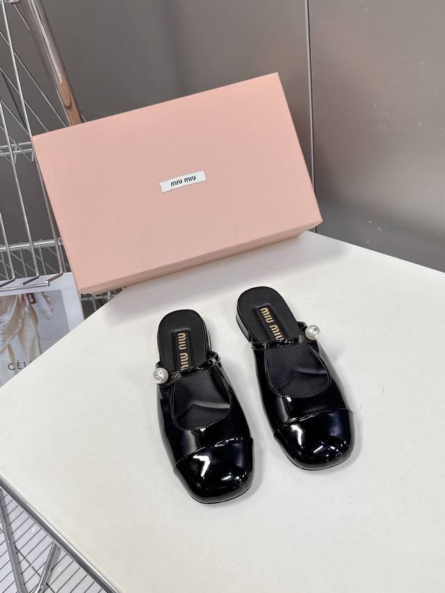 Miu Miu Spring/Summer Runway Fashion Shoes Truly Ethereal And Beautiful, Featuri