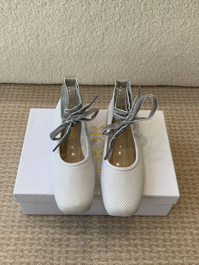 Dior Dior 25Ss Spring/Summer Runway New Arrival Ballet Lace-Up Flats Cd Celebrit