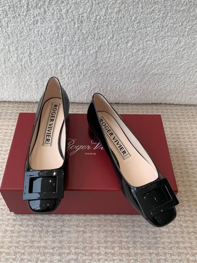 Roger Vivier Rv 24Ss New Arrival Lacquered Square Buckle Pumps Founded In 1965,