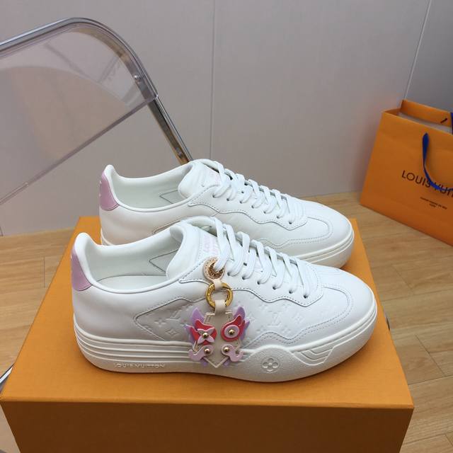Lv Groovy Series 24 Early Spring New Arrival White Sneakers Dragon Year Limited