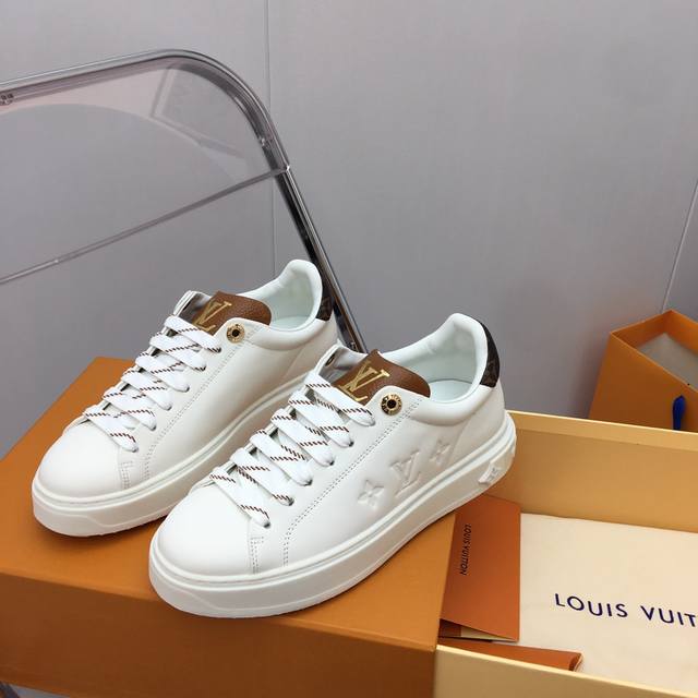 Time Out Series New Arrival Thick-Soled White Sneakers Fashion-Forward Design! F