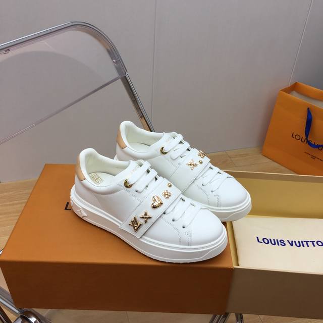 Louis Vuitton Thick-Soled New White Sneakers Exclusive Debut!! Continuing The Cl