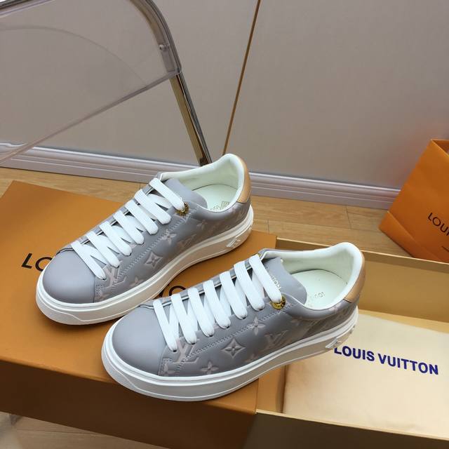 Lv Time Out Series Classic Thick-Soled White Sneakers Fashion-Forward Design! Vi