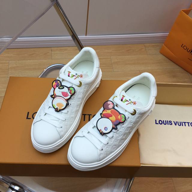 L** Time Out New Thick-Soled White Sneakers Playful And Super Cute ~ This Design