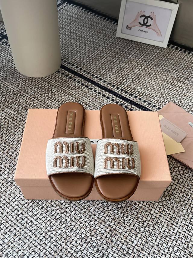 Miu Miu 2025 Spring/Summer Collection Raffia-Woven Leather Logo Half-Slip Sandal