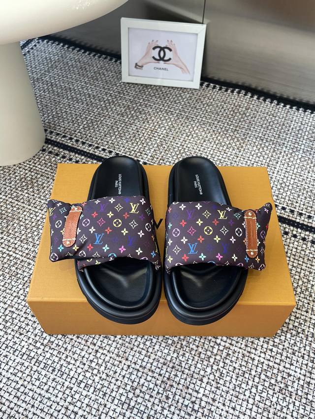 2025Ss New Colorway Lv Magic Tape Couple's Bread-Style Slippers, Original Design
