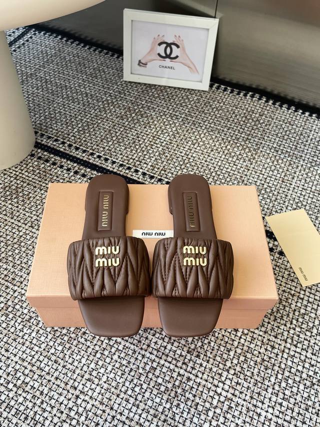 Miumi*2025Ss Spring/Summer New Arrival Flat Lambskin Sandals Zp Development, Ori