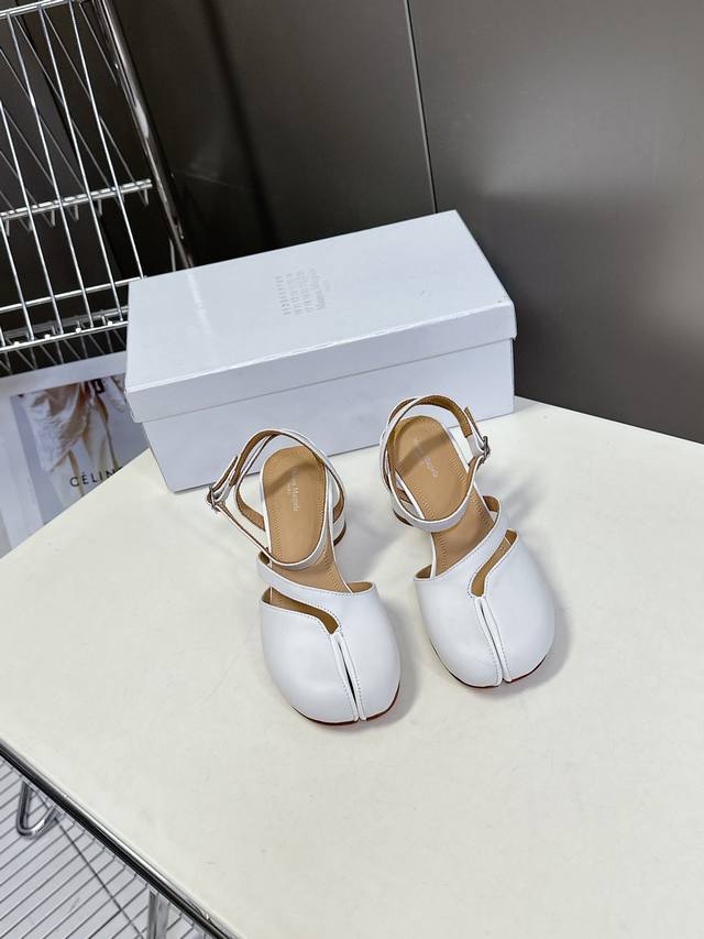 Maisonmargiela | Mm6 Margiela Tabi Split-Toe Back-Strap Buckle Heeled Sandals En