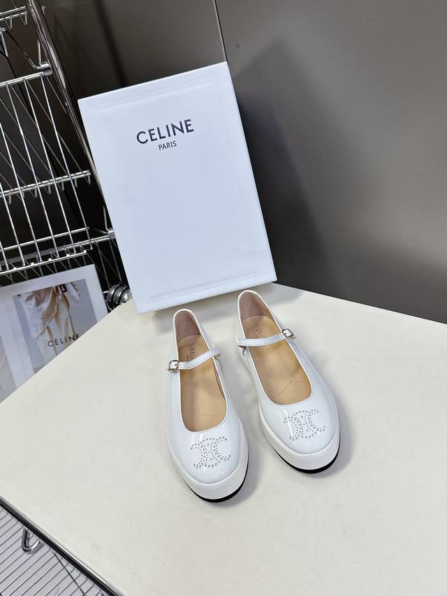 Celine Spring/Summer New Arrival Arc De Triomphe Retro Mary Jane Shoes. Effortle