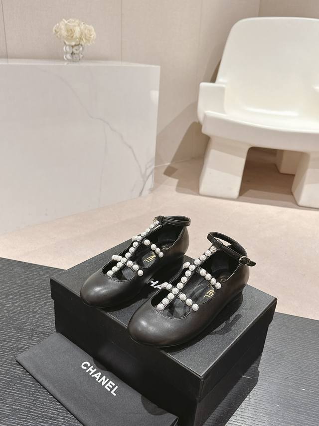Price: Premium Quality * Pearl Mary Jane Shoes Top-Tier Premium Quality From A L