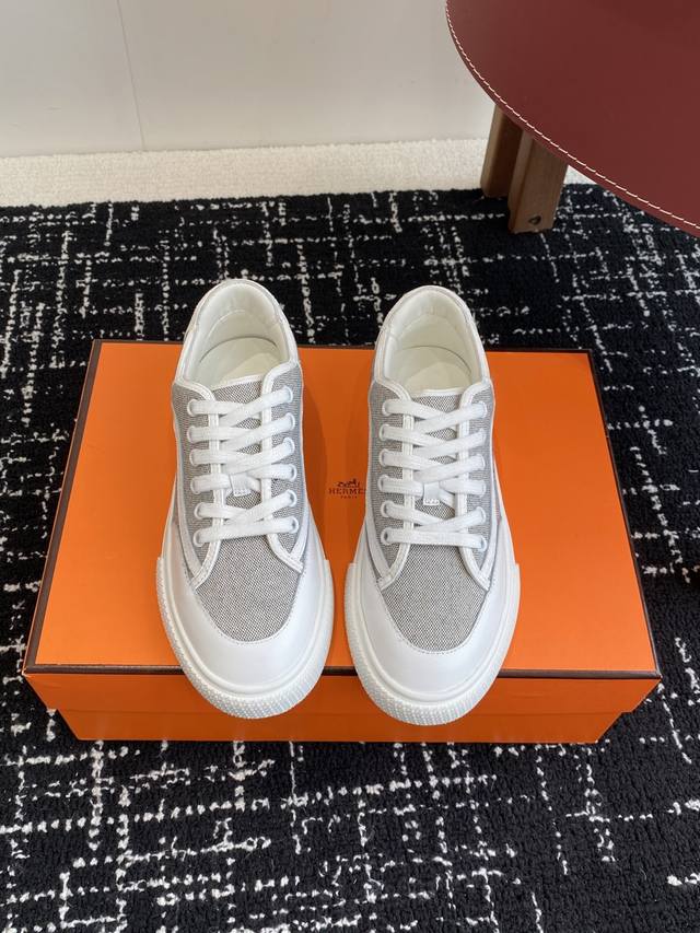 Premium-Quality Women's And Men's Herm