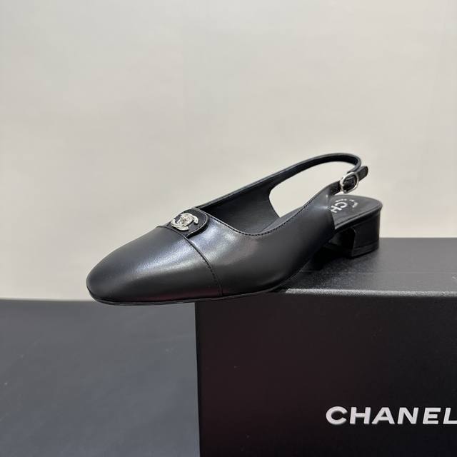 Chanel | Chanel 25P New Classic Double C Chunky Heel Open-Back Color-Blocked San