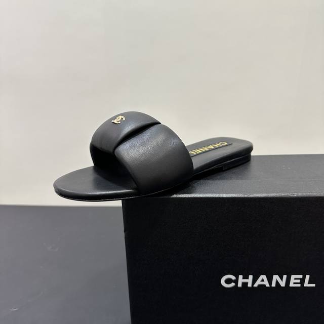 Chanel 25C Spring/Summer New Arrival Double C Bread-Shaped Slippers This Series