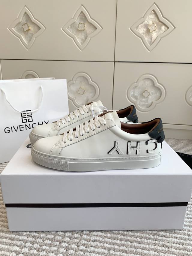 Women's And Men's Letter Style Givenchy Classic Gvc Couple Casual Sneakers Top-Q