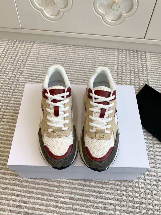 Celine Runner Cr-03 Sneakers, Dad Shoes. Top-Quality. The Back And Sides Feature