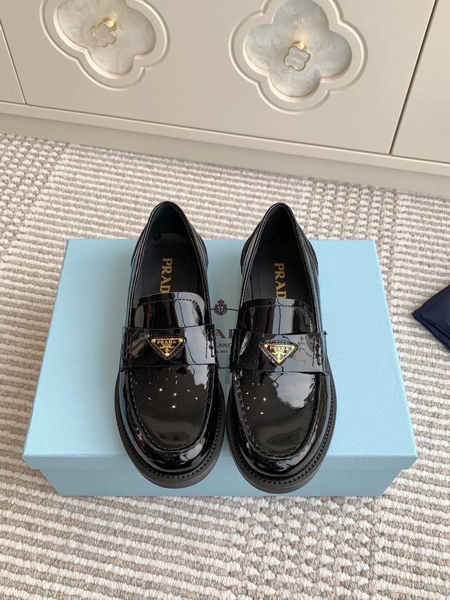 Prada 25Ss Prada Runway-Inspired Triangle Logo Loafers. Top-Quality Craftsmanshi