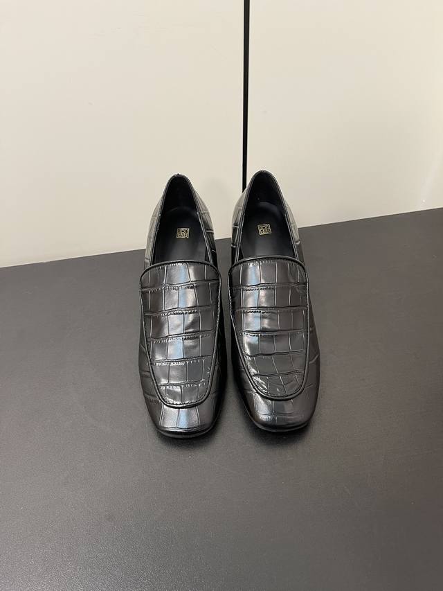 Exclusive Early Spring New Arrival Toteme 24 Embossed Leather Chunky Heel Loafer