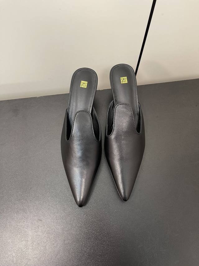 Toteme Spring/Summer New Arrival Retro Cat-Heel Pointed-Toe Half-Slip-On Shoes!