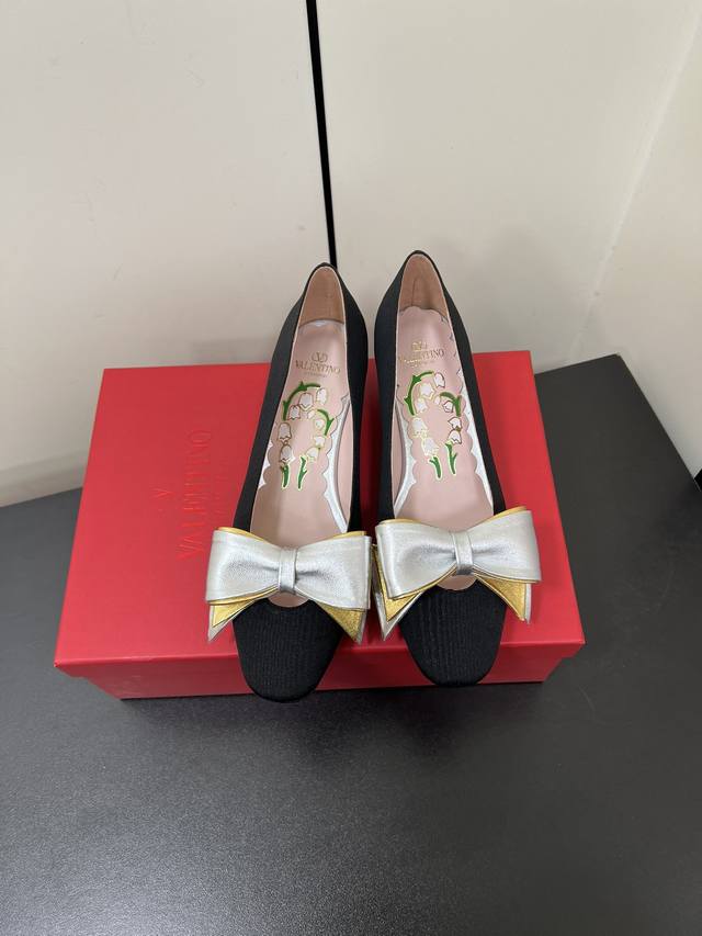 Valentino Valentino 2025 New Butterfly Bow Mid-Heel Pumps Retro Elegance With A