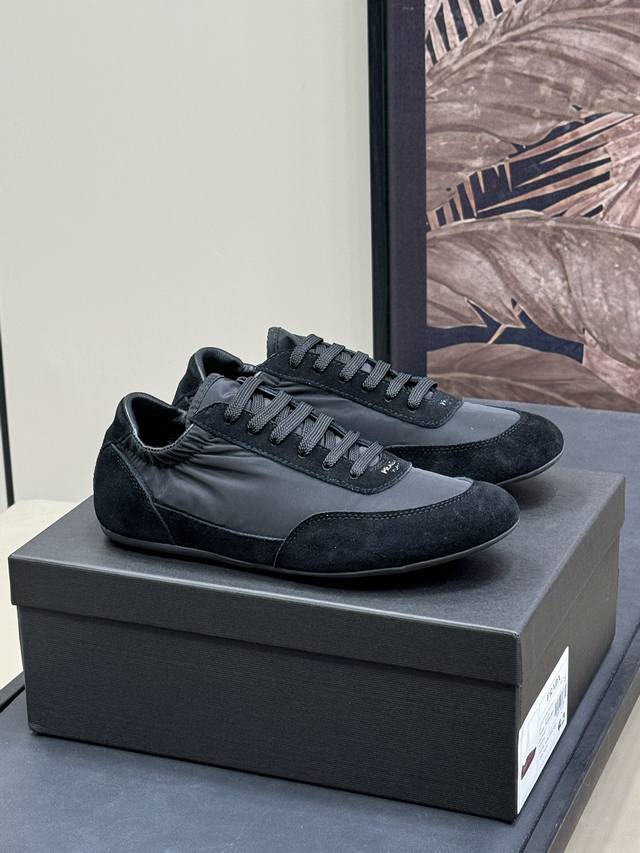 Prada Ss25 New Arrival~ Prada's 2025 Spring/Summer Runway New Release, A Couple'
