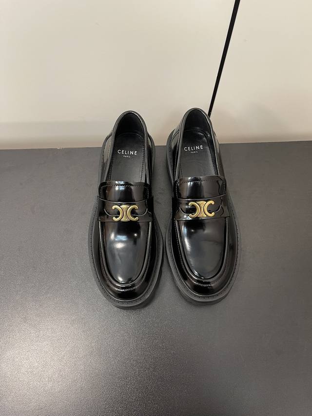 Best-Selling Celine Triumph Arch Thick-Soled Loafers! Born In Paris, France, Its