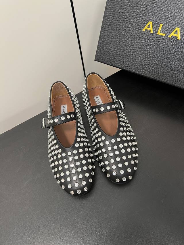 Diamond Alaia 24 Runway-Inspired Flat Ballet Shoes Zhang Xiaohui's Signature Sty