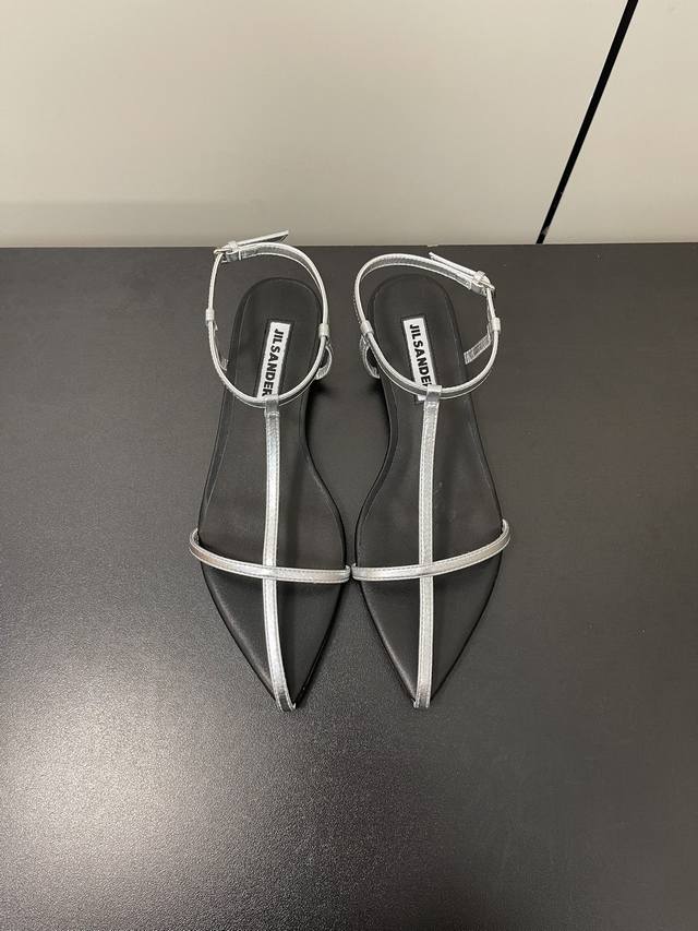 Jilsander Spring/Summer New Arrival Flat Pointed-Toe Bone-Inspired Sandals Arriv