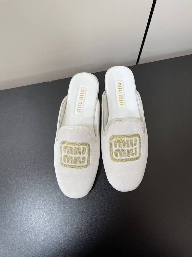 Miu Miu New Velvet Letter Embroidered Flat Mule Sandals The Letter Embroidered L