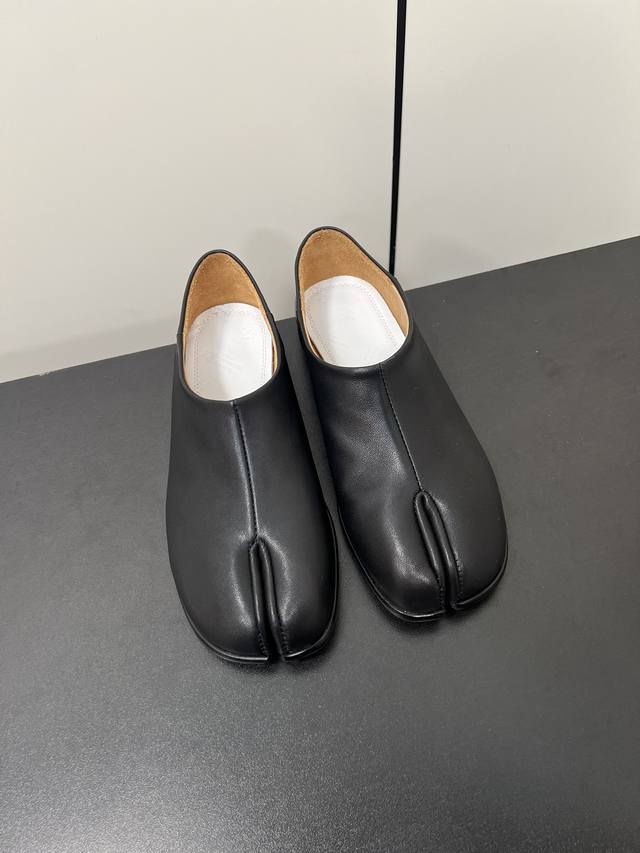 Maison Margiela Mm6 Split-Toe Loafers, Tabi-Style Loafers, Monk Shoes. Italian V