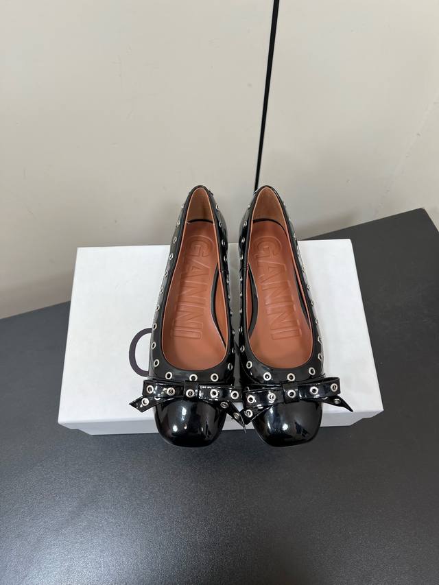 Ganni Spring/Summer Runway Edition Single Shoes A Versatile Single Shoe For All