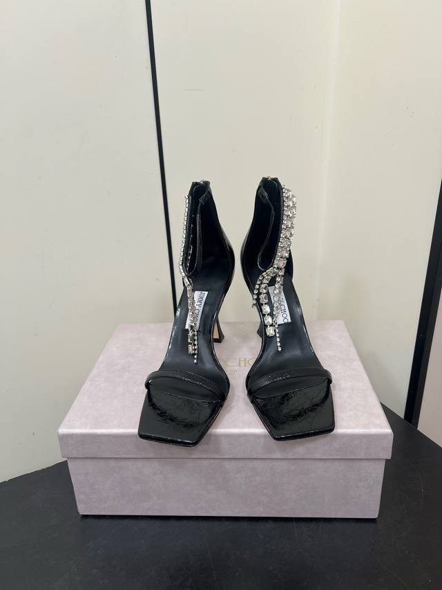 Jimmy Choo Veitysandal2025 Ss Women's Retro Metal-Inspired Sandals Jc. The Upper