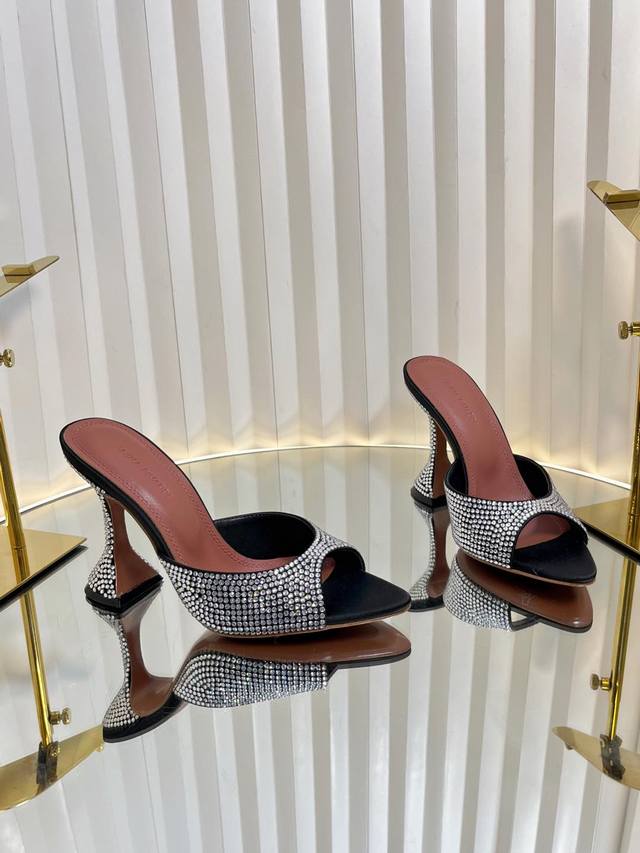 Cinderella Crystal Shoes! No Prince Needed! Every Girl Is Already Happy With A P