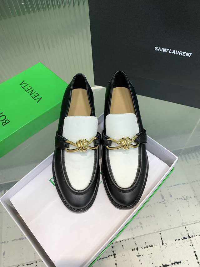P, Bottega Venetabv Astaire Series Knotted Strap Loafer! Easy To Slip On And Sty
