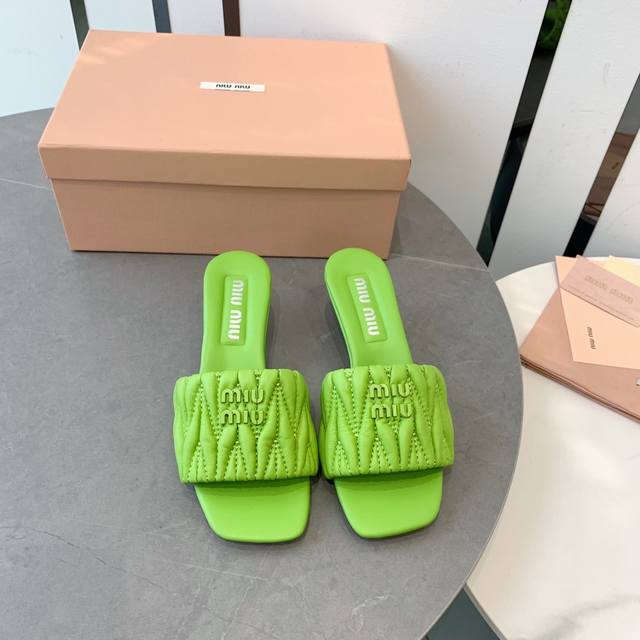 Miumi*2025Ss Spring/Summer New Arrival Flat Lambskin Sandals Top-Tier Version Zp
