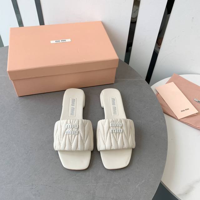 Miumi*2025Ss Spring/Summer New Arrival Flat Lambskin Sandals Top-Tier Version Zp