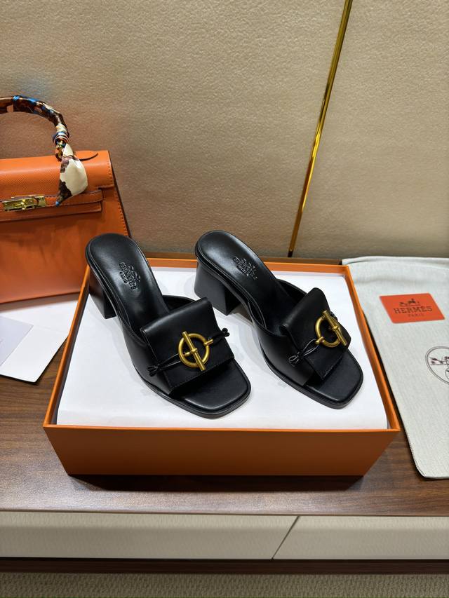 Hermes Classic Chunky Heel Sandals Series: Fashionable, Classic, And Versatile.