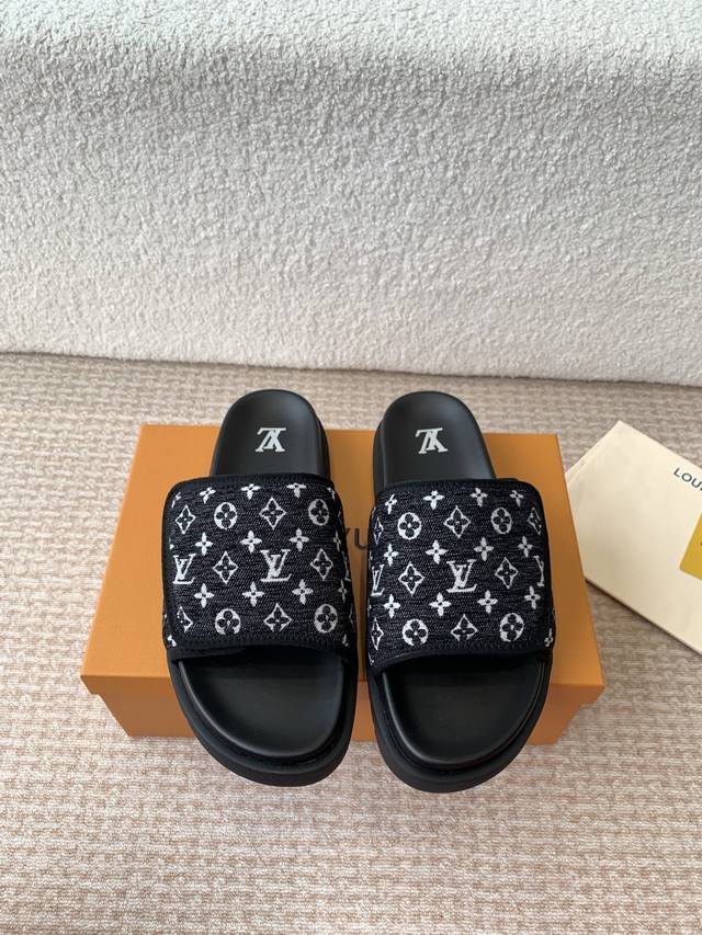 Louis Vuitton 25Ss Beach Slippers Another Must-Have Latest Top-Of-The-Line Versi