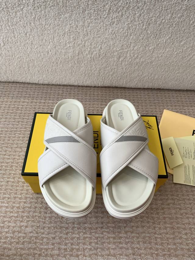 Fendi Diagonal Series Ff Vintage Print Straight Cross Thick-Soled Sandals Authen