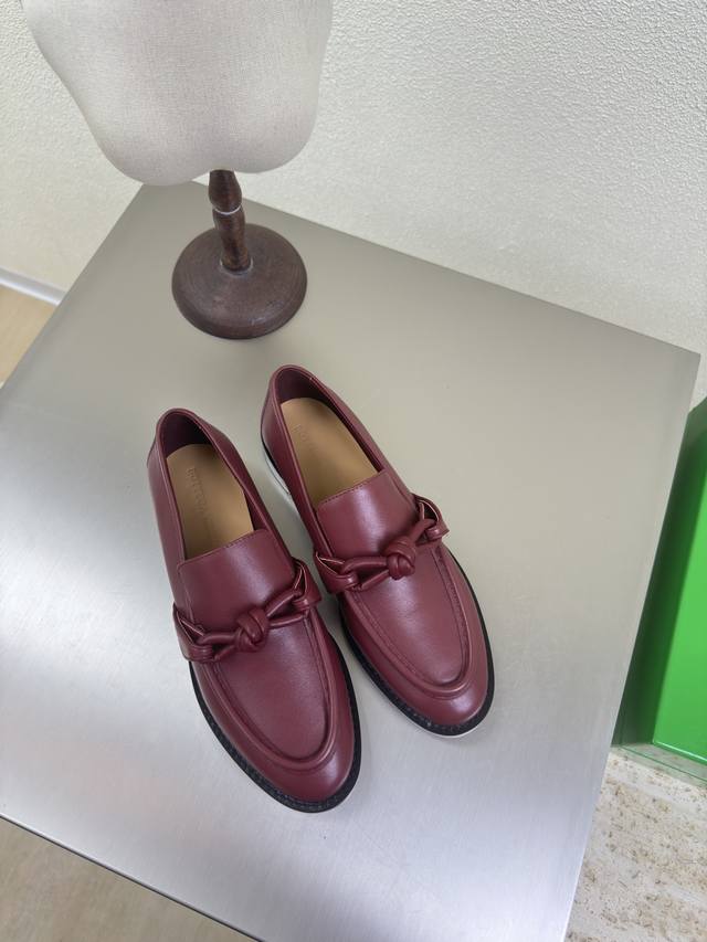 Leather Buckle Single Shoes Bottega Venet* Women's Astaire Loafers Authentic 1:1