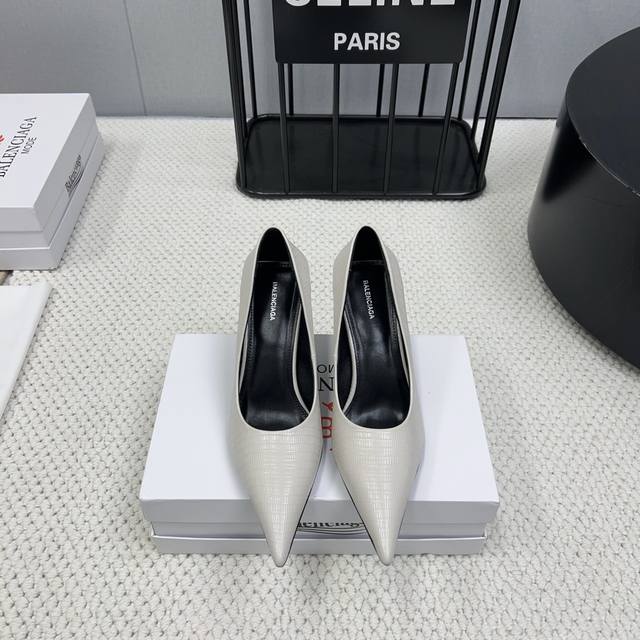 Factory: Exclusive Top-Tier Version B*Alenciag*A~Vs Early Autumn Bestseller Fash