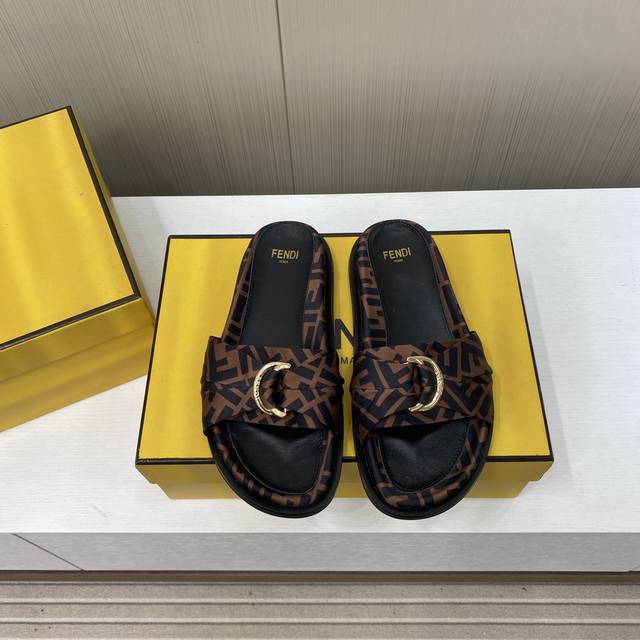 Factory Price P Top-Quality Fendi Couple's Edition Feel Vintage Ff Half-Slip-On,