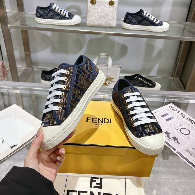 Latest Hot-Selling Fendi Domino Canvas Sneakers - A Must-Have New Style!This Sho