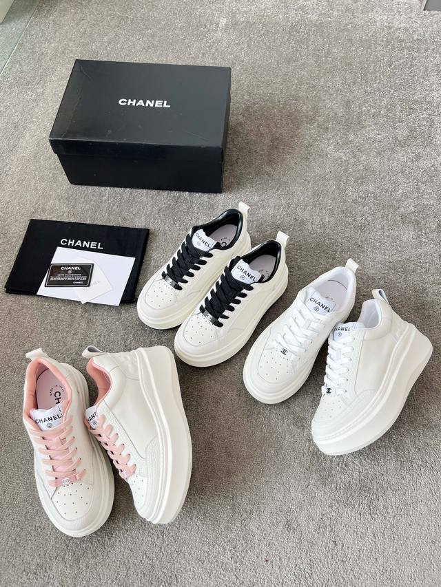 Ultra-Popular Chanel 2025 New Casual Sneakers. Hard To Find In Stores. Beautiful