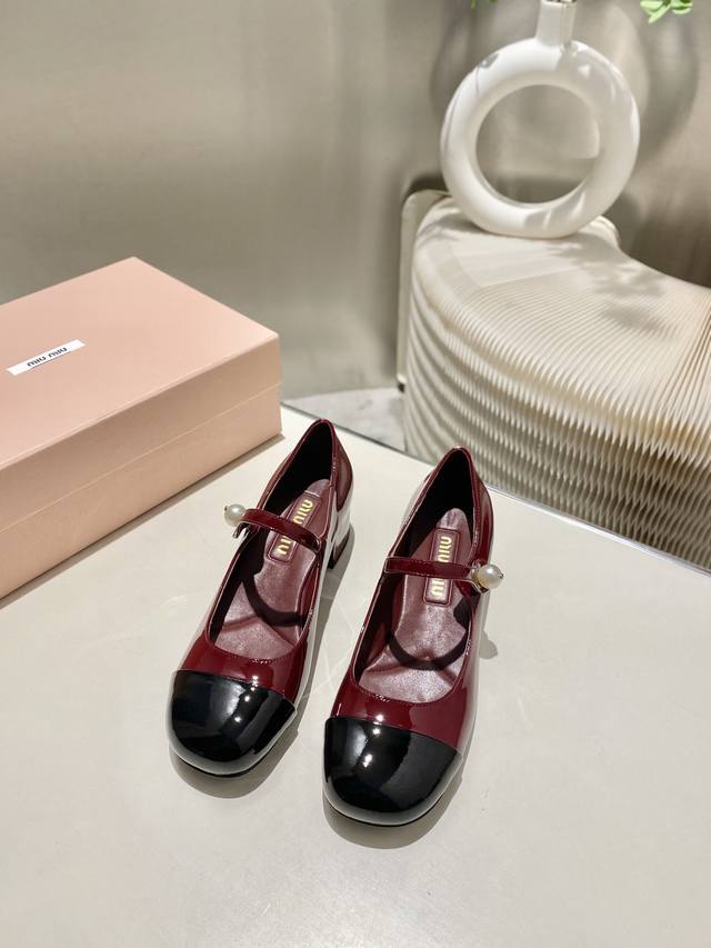 Factory Price P Heel Height: 4.5 Cm Top-Quality Miu Miu 2025 Summer New Arrival