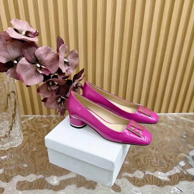 Dior Spring/Summer Mary Jane Sandals Single Shoe Series Continues Dior's Timeles