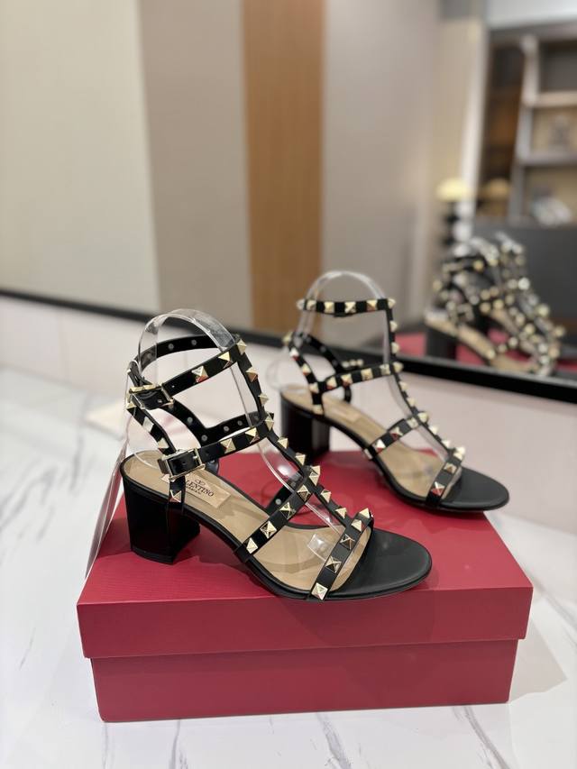 Factory Price: Valentino, Authentic Level. Classic Women's Chunky Heel Sandals B