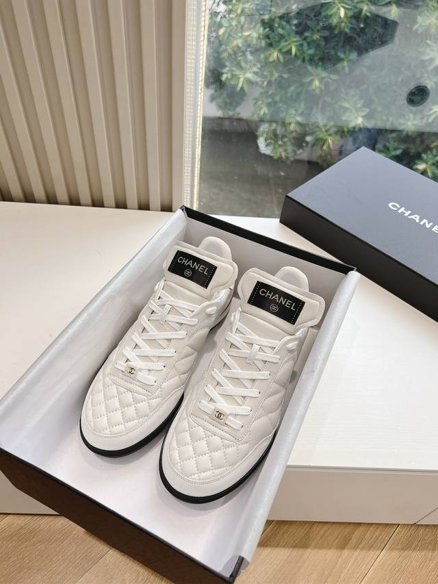 G281Chanel New Style Small Chanel-Style Suede Round-Toe Panda Diamond-Patterned